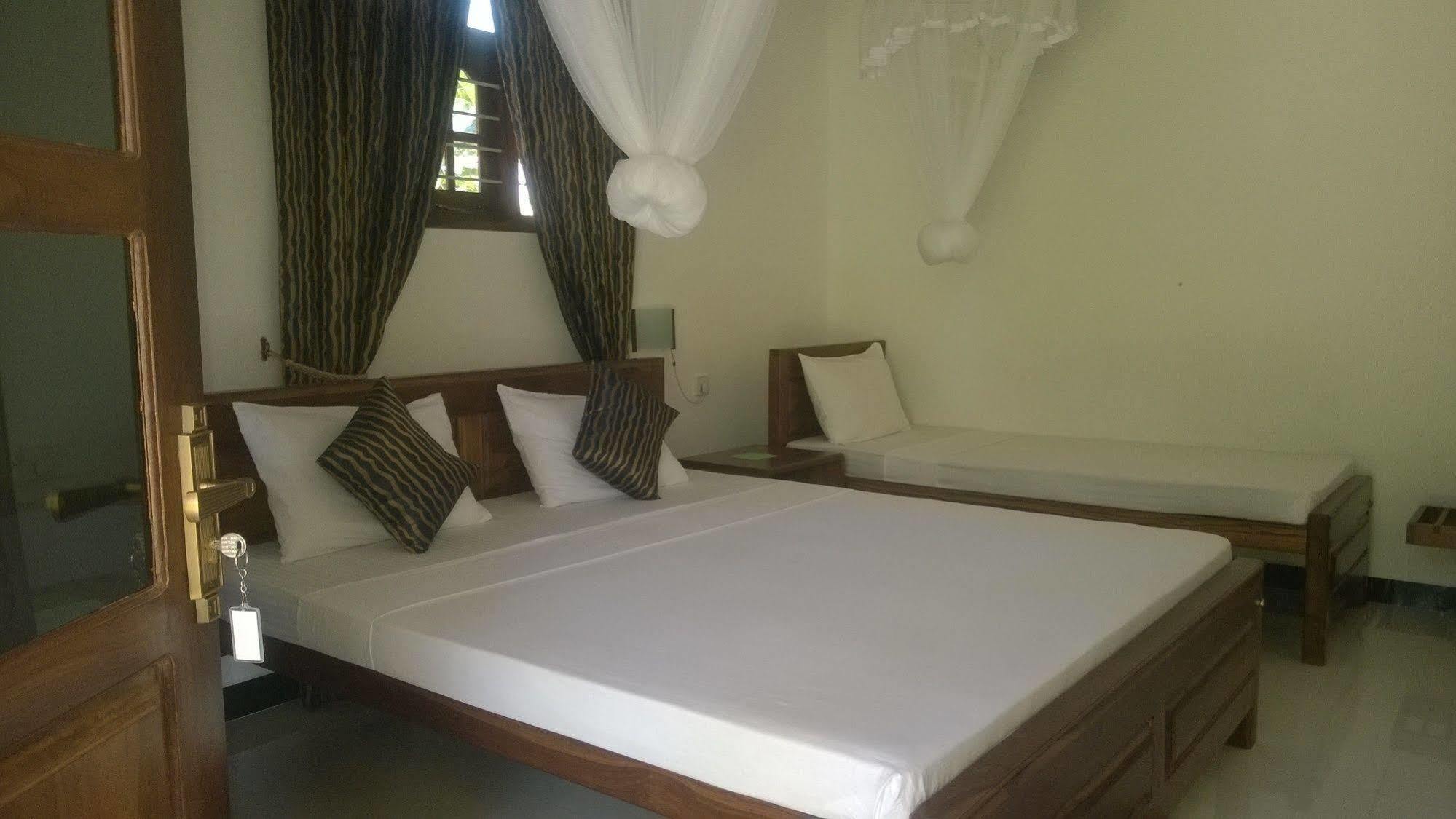 Sigiri Holiday Inn Inamaluwa Экстерьер фото