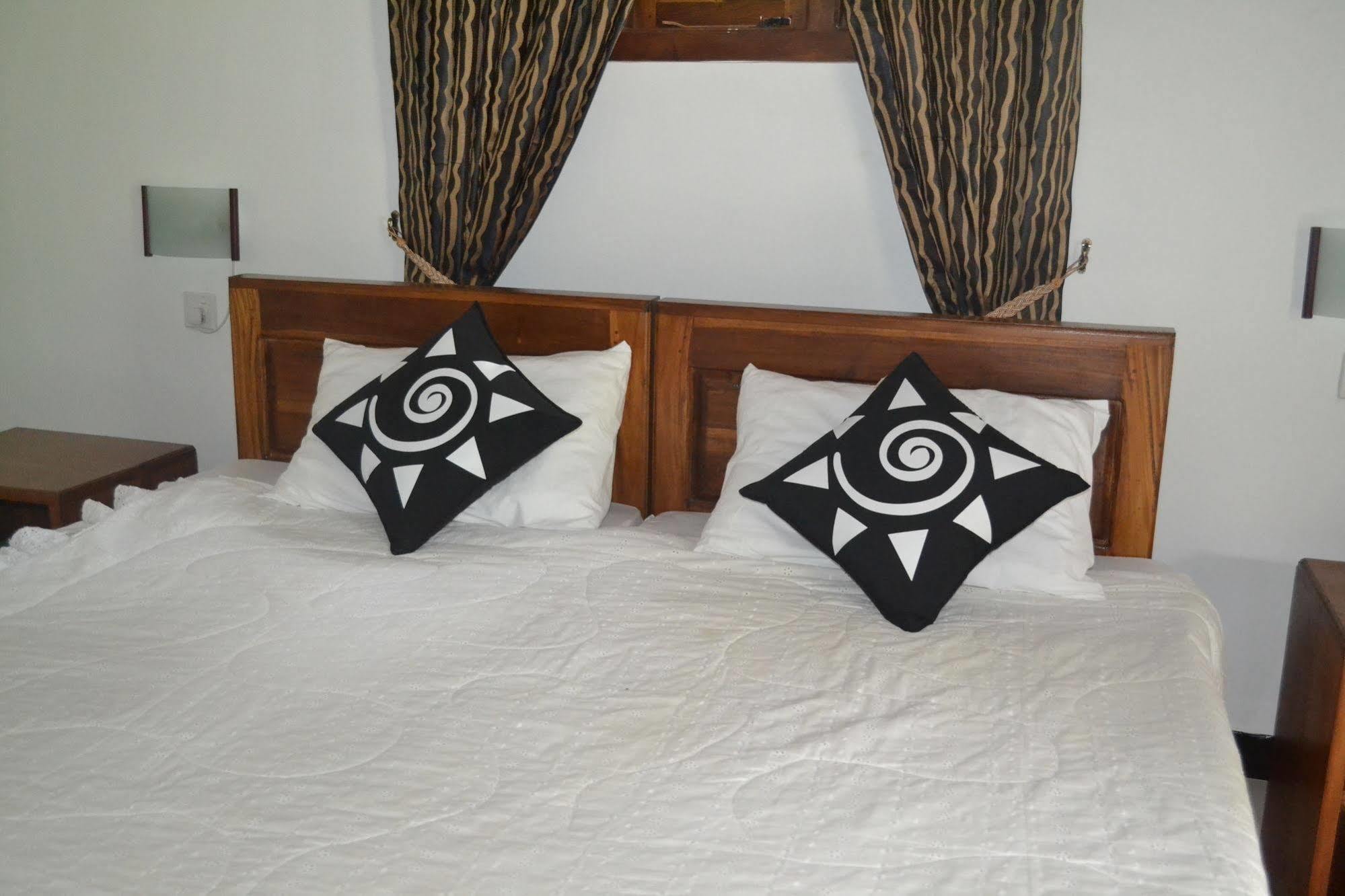 Sigiri Holiday Inn Inamaluwa Экстерьер фото